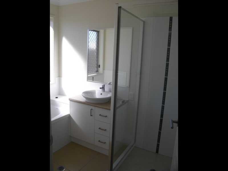 10 Bickle Place, North Booval QLD 4304