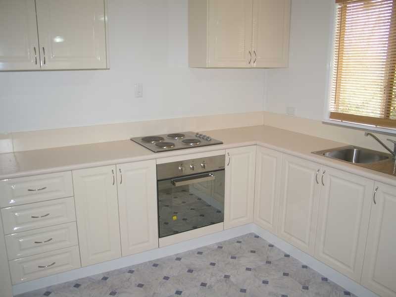 187 South Station Road, Silkstone QLD 4304