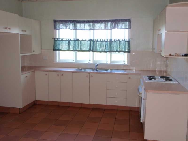 15 Heather Street, Silkstone QLD 4304