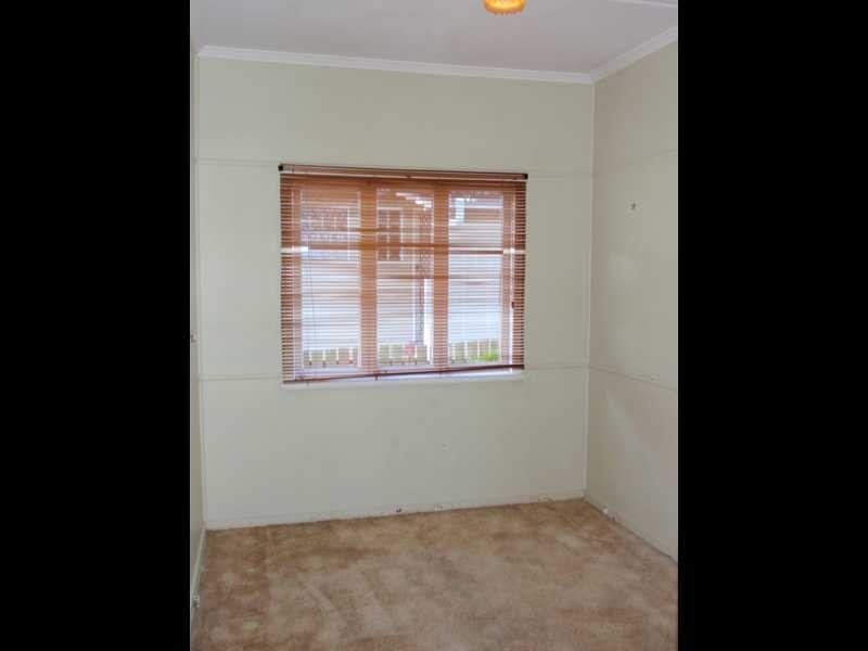 15 Heather Street, Silkstone QLD 4304