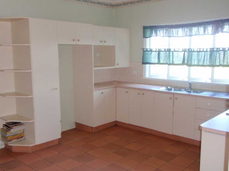 15 Heather Street, Silkstone QLD 4304