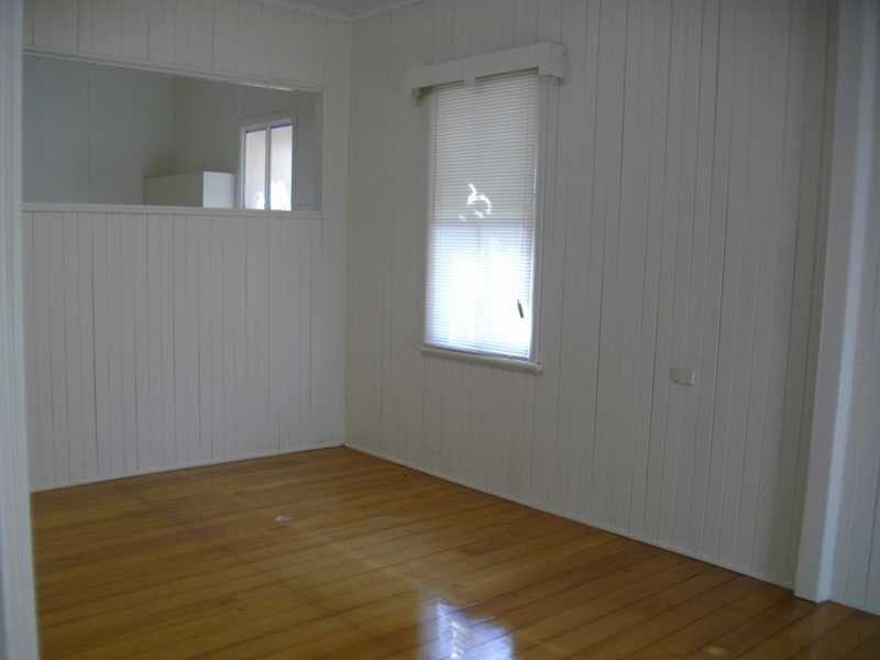 34 Woodend Road, Woodend QLD 4305