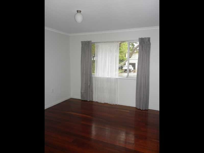 30 Lloyd George Street, Eastern Heights QLD 4305