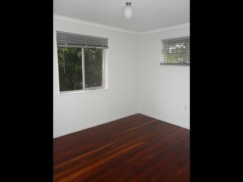 30 Lloyd George Street, Eastern Heights QLD 4305