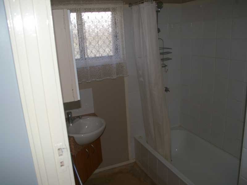 2 Roe Street, Leichhardt QLD 4305