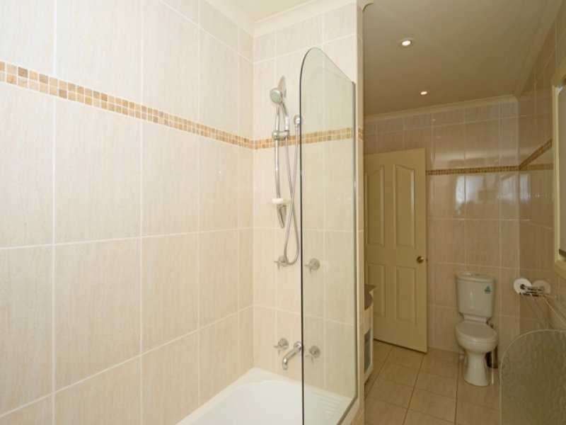 59 Glebe Road, Newtown QLD 4305