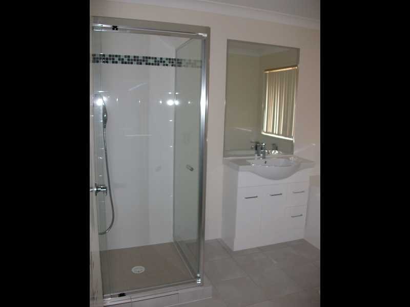 87 High Street, Blackstone QLD 4304