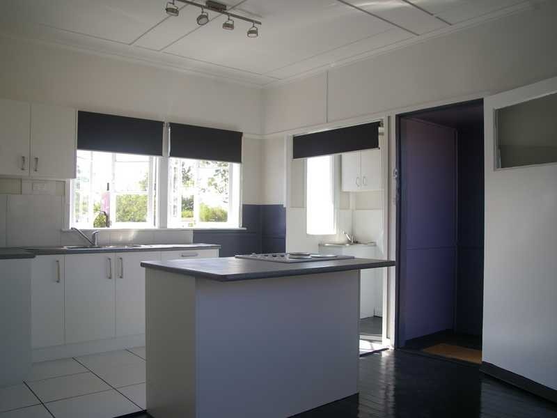 15 Casey Street, Leichhardt QLD 4305