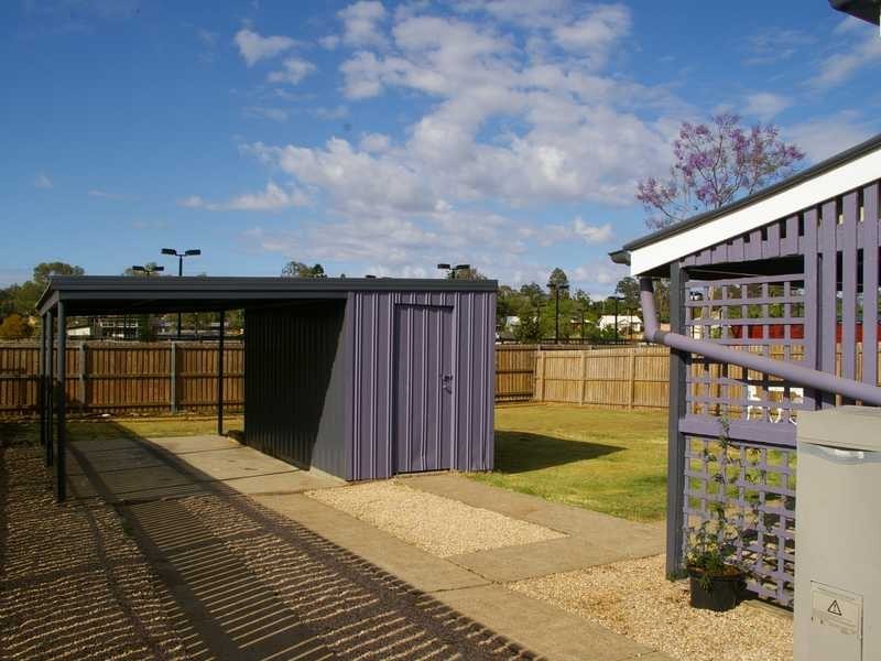 15 Casey Street, Leichhardt QLD 4305