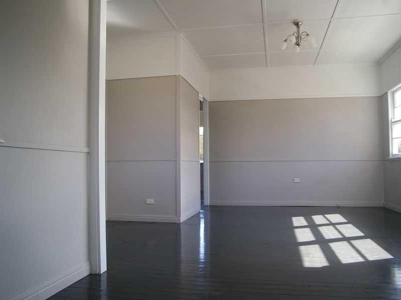 15 Casey Street, Leichhardt QLD 4305