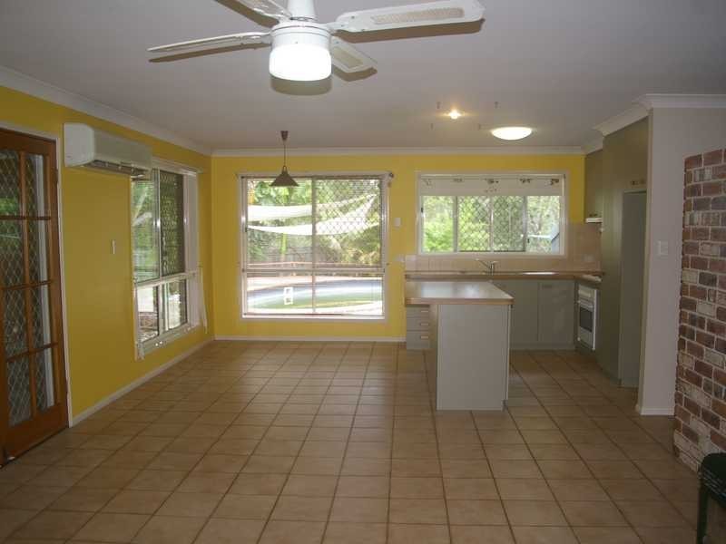 15 Quando Close, Yamanto QLD 4305