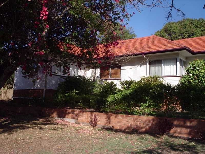 11 Tregair Street, Newtown QLD 4305