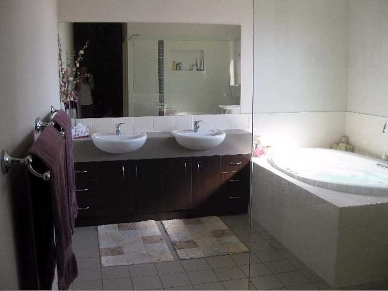10 Mountain Ash Place, Brookwater QLD 4300