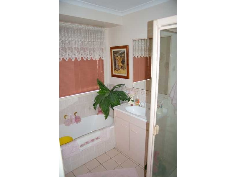 Flinders View QLD 4305