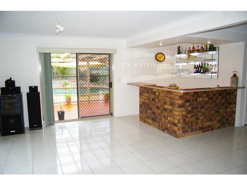 6 Walter Street, Blackstone QLD 4304