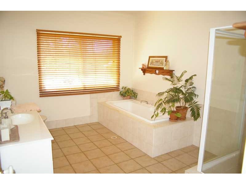 230 Landsdowne Way, Chuwar QLD 4306