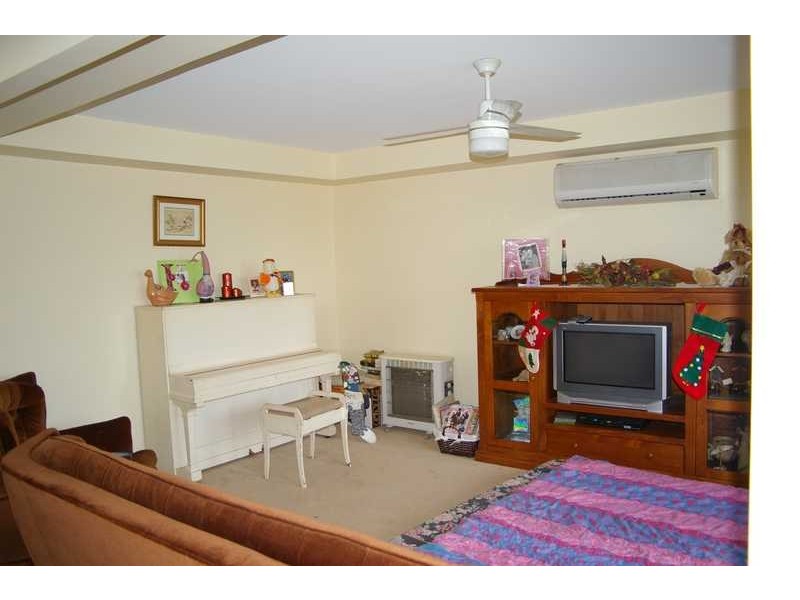 Yamanto QLD 4305