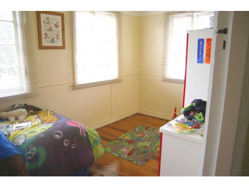 9 Stephenson Street, Sadliers Crossing QLD 4305