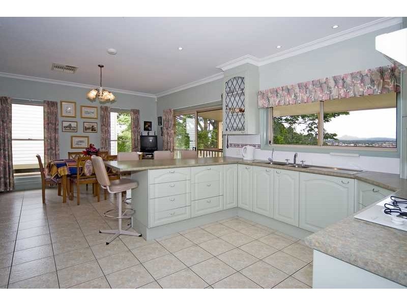 31 Chermside Road, Eastern Heights QLD 4305