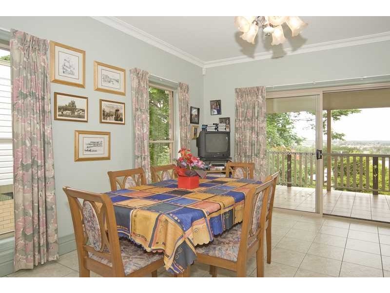 31 Chermside Road, Eastern Heights QLD 4305