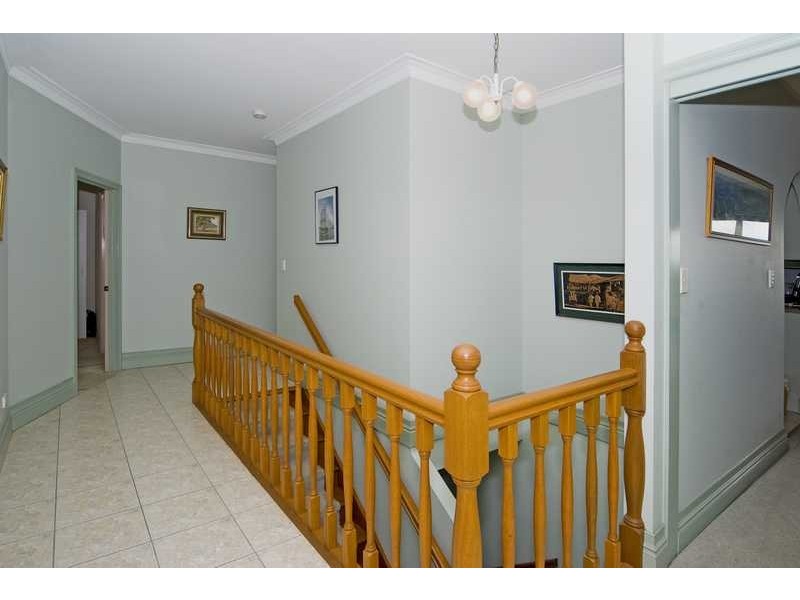 31 Chermside Road, Eastern Heights QLD 4305