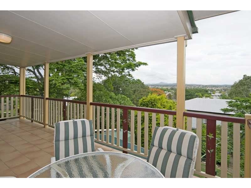 31 Chermside Road, Eastern Heights QLD 4305