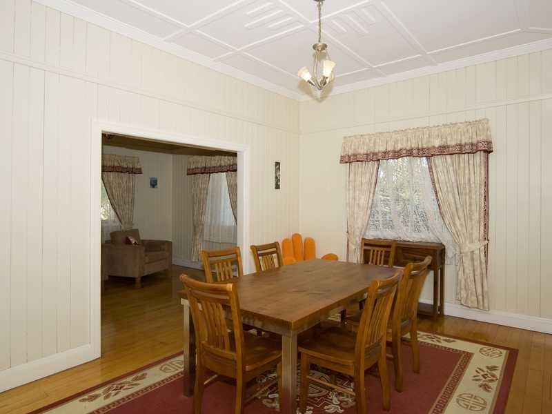 21 Easton Street, Silkstone QLD 4304