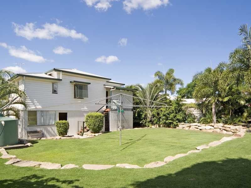 21 Easton Street, Silkstone QLD 4304