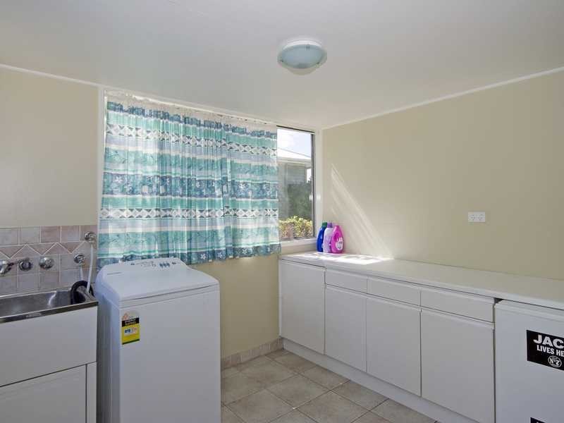 21 Easton Street, Silkstone QLD 4304