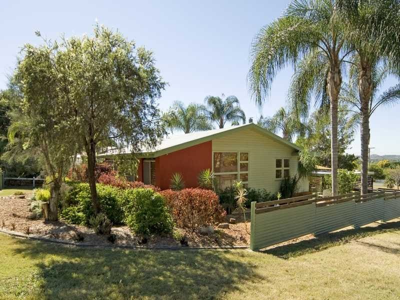 94 Whitehill Road, Eastern Heights QLD 4305