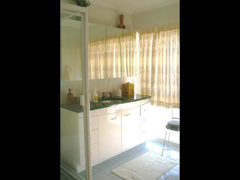 Silkstone QLD 4304