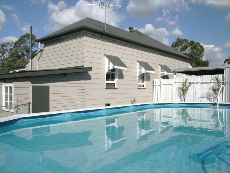 64 Queen Street, Blackstone QLD 4304