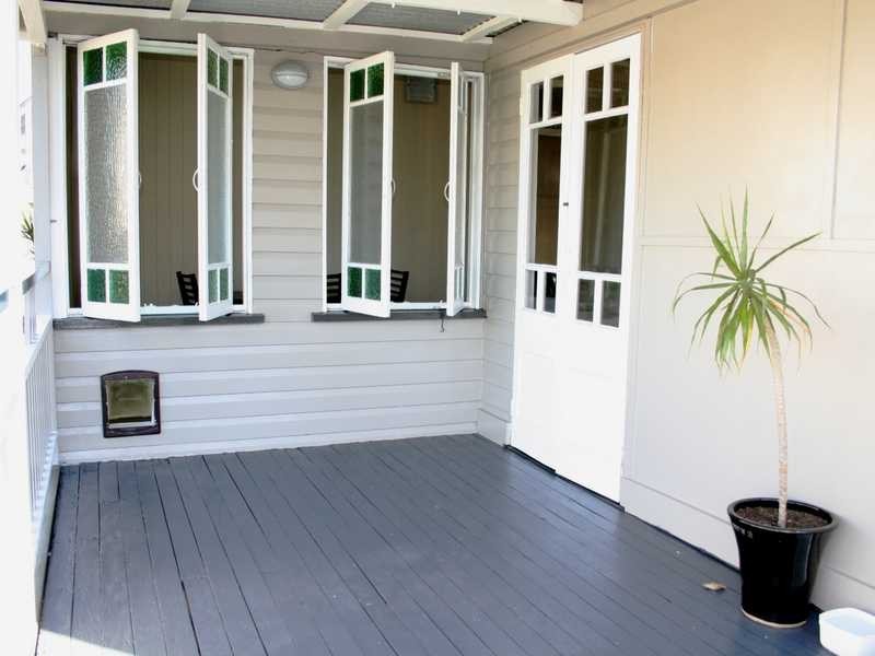 64 Queen Street, Blackstone QLD 4304