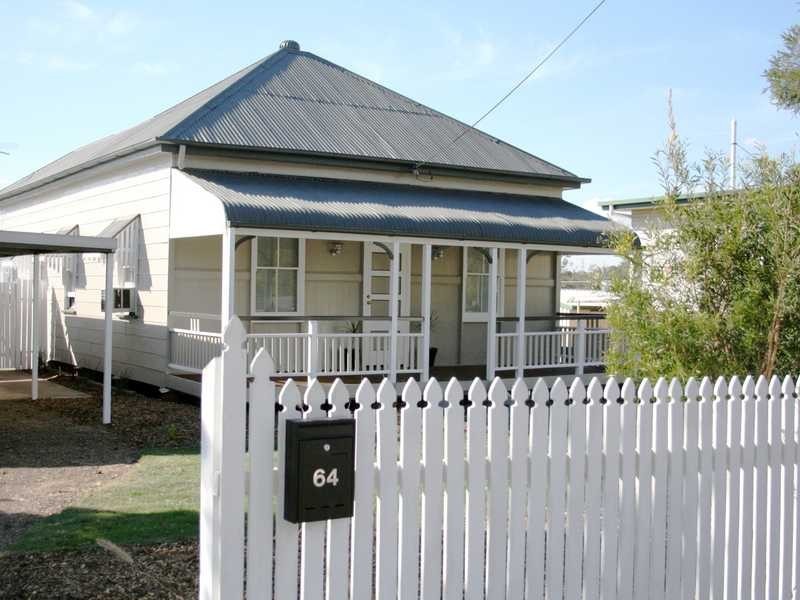 64 Queen Street, Blackstone QLD 4304