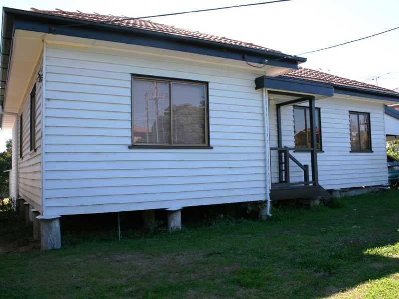 20 Wattle Street, North Booval QLD 4304