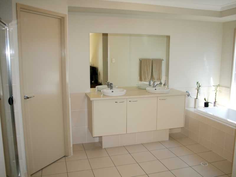 76 Mellor Place, Brassall QLD 4305