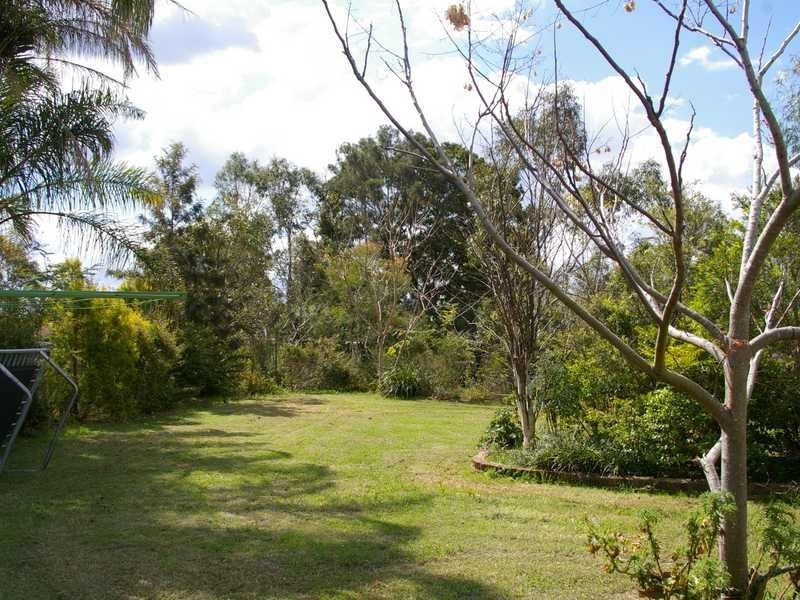 15 Suffield Drive, Yamanto QLD 4305