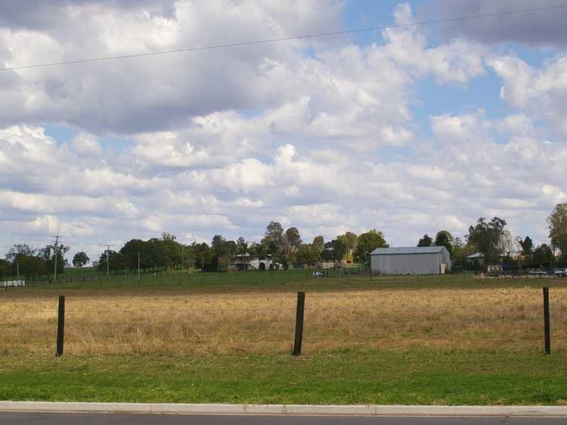 15 Suffield Drive, Yamanto QLD 4305