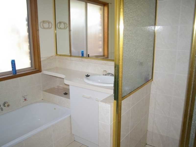 Flinders View QLD 4305