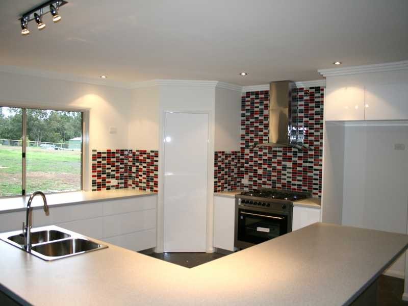 1 Chestnut Drive, Pine Mountain QLD 4306
