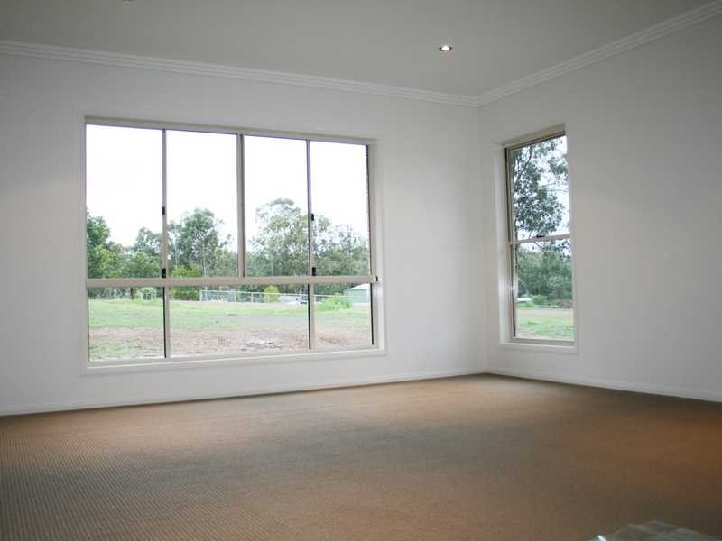 1 Chestnut Drive, Pine Mountain QLD 4306