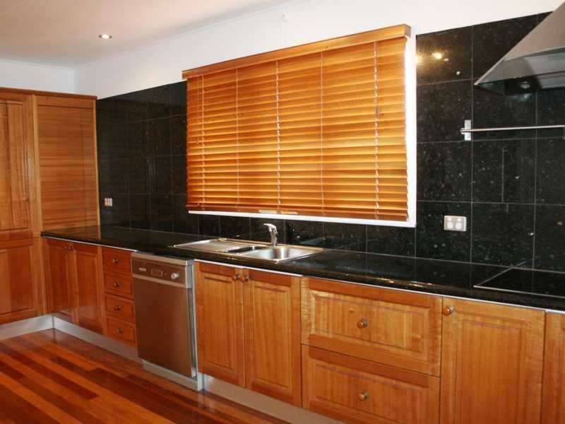 75 Whitehill Road, Eastern Heights QLD 4305