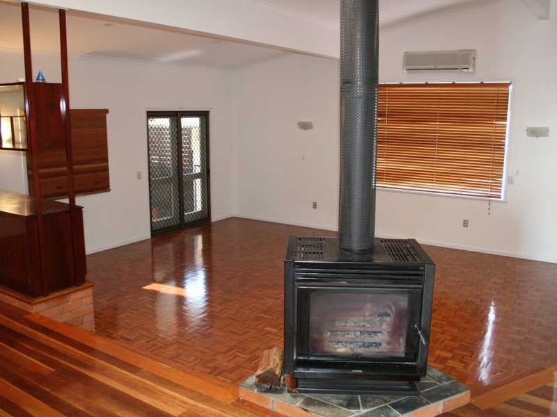 75 Whitehill Road, Eastern Heights QLD 4305