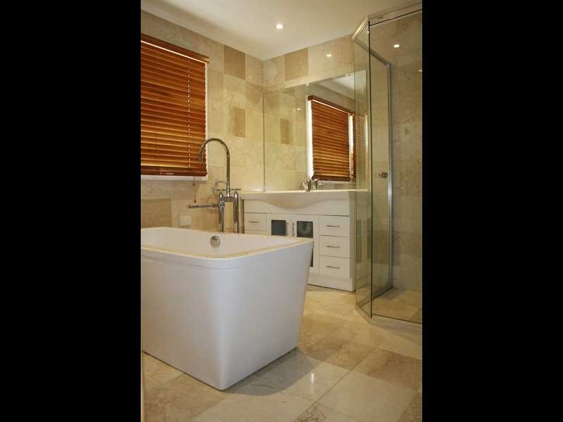 75 Whitehill Road, Eastern Heights QLD 4305