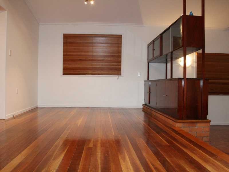 75 Whitehill Road, Eastern Heights QLD 4305