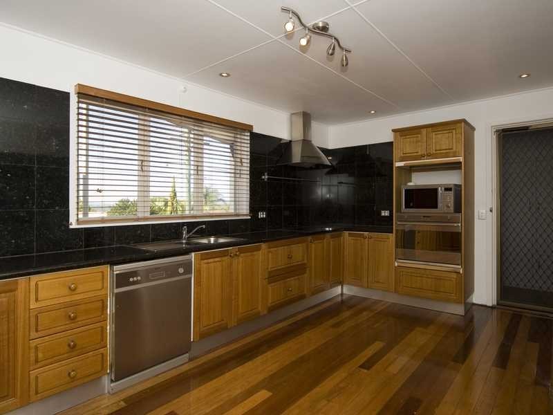 75 Whitehill Road, Eastern Heights QLD 4305