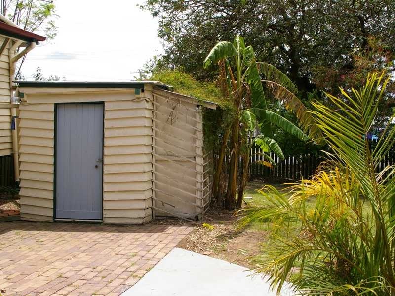 17 Nimmo Street, Booval QLD 4304