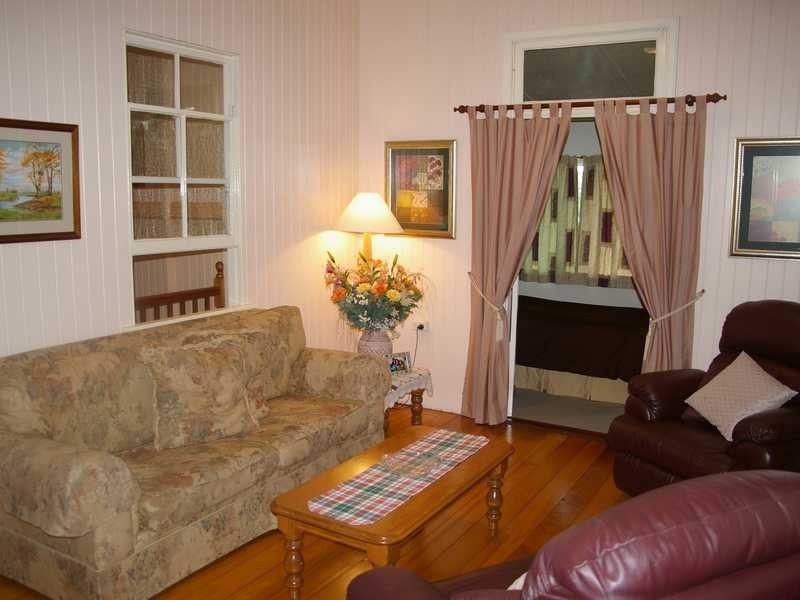 185 Blackstone Road, Silkstone QLD 4304