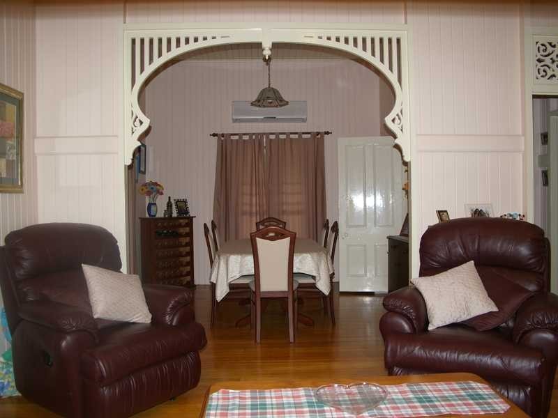 185 Blackstone Road, Silkstone QLD 4304