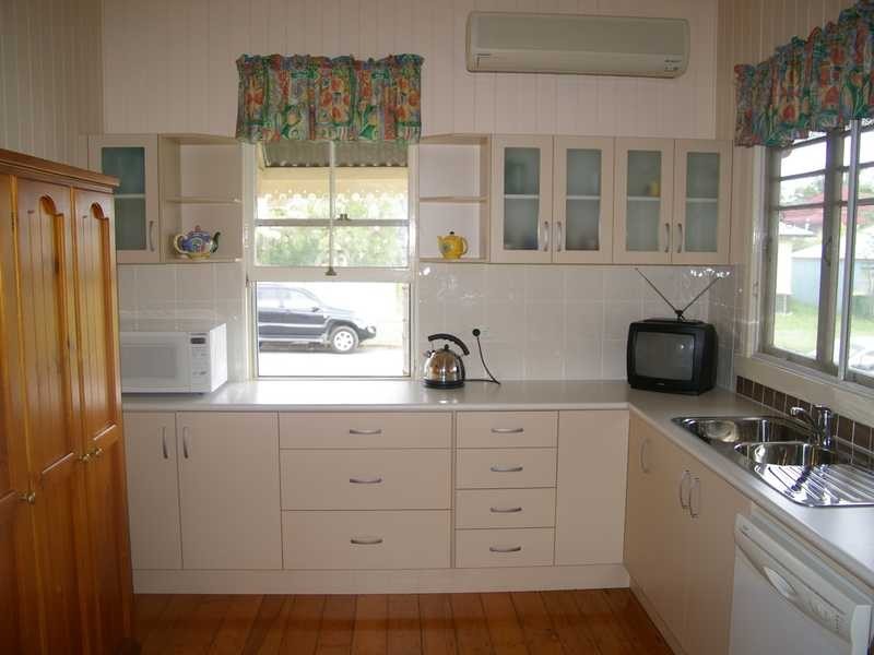 185 Blackstone Road, Silkstone QLD 4304